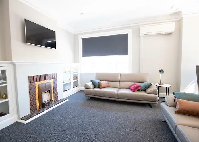 Horse And Jockey Hotel Homebush